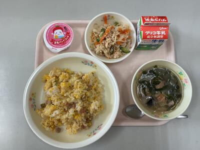 今日の献立：チャーハン・牛乳・バンバンジーサラダ・肉団子と春雨のスープ・豆乳パンナコッタ